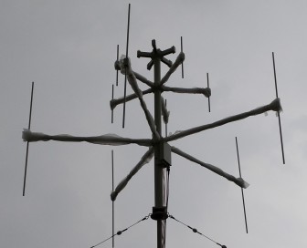 Direction-finding antenna array