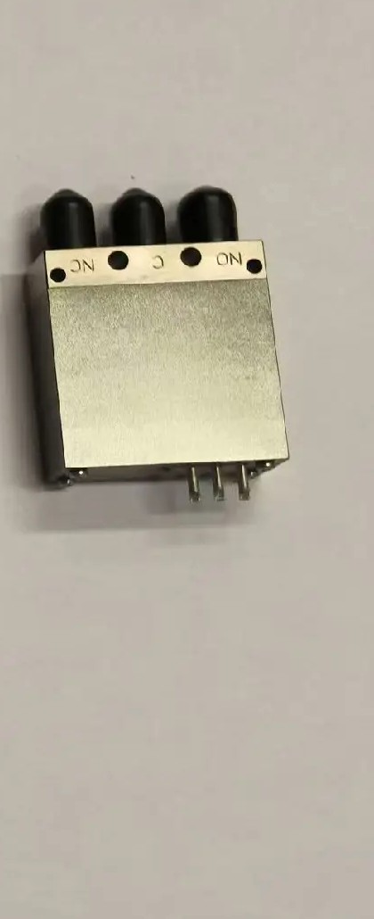 SPDT 紧凑模块